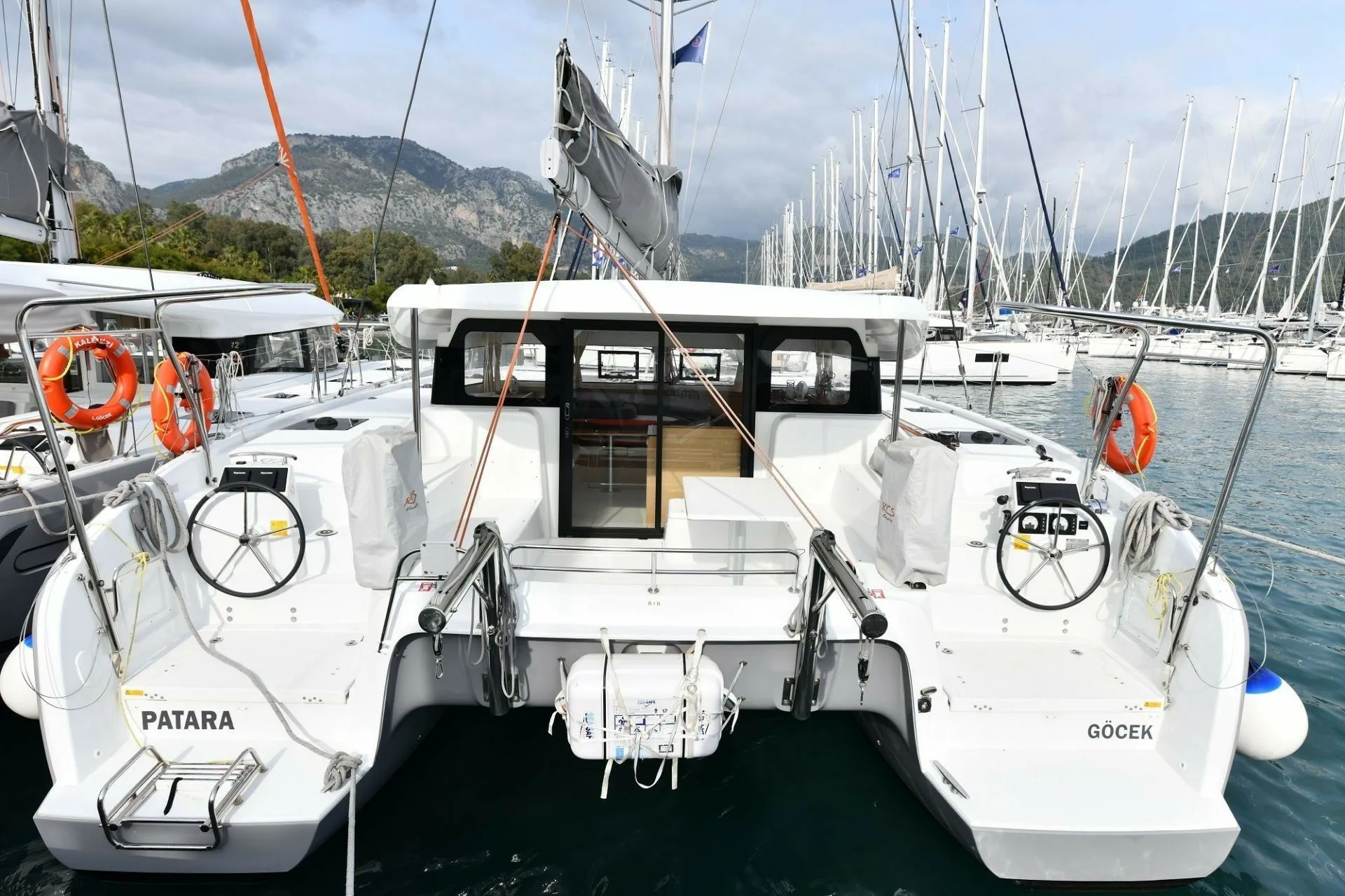 Charter a 11.39m Excess 11 in Göcek - Fotoğraf 1