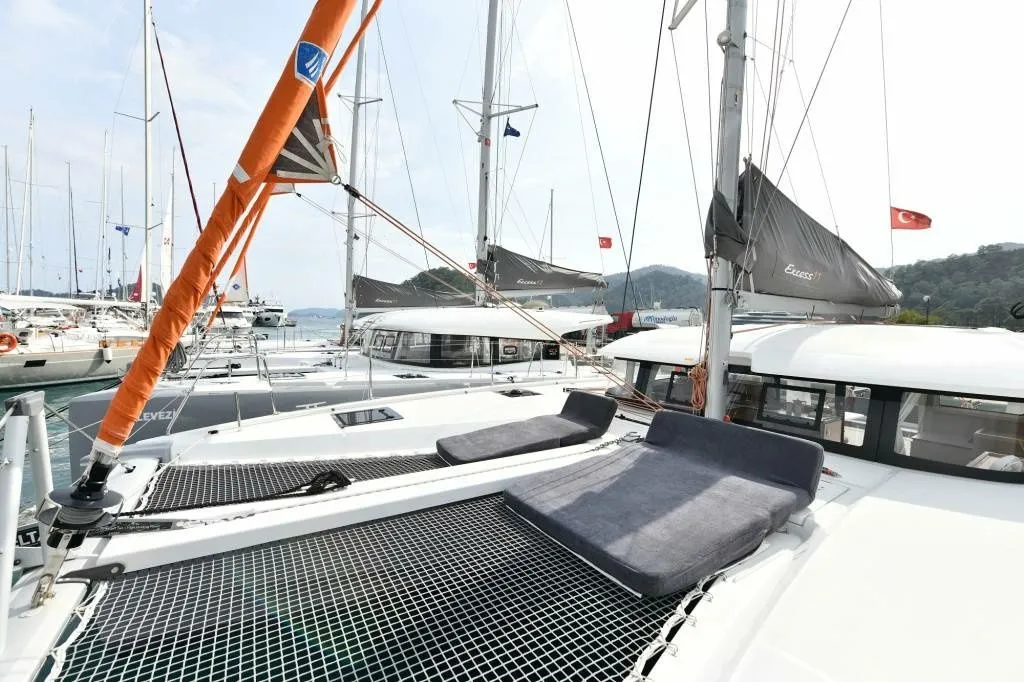 Charter a 11.39m Excess 11 in Göcek - Fotoğraf 3