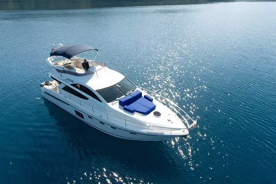 Kemer Kiralık Fairline Phantom 48 15m Motoryat - Fotoğraf 3