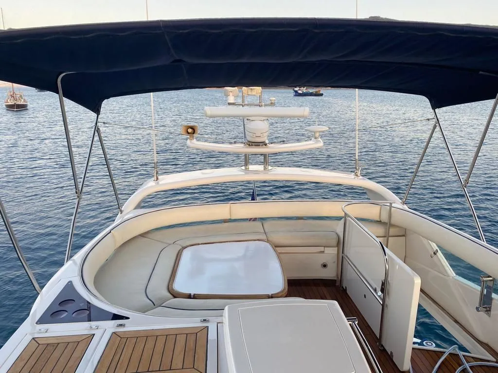 Explore Bodrum on a 17.05m Rental Motor Yacht Fairline Squadron 55 - Fotoğraf 5