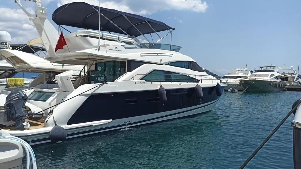 Göcek Kiralık 3 Kabinli 18m Motoryat - Fotoğraf 2