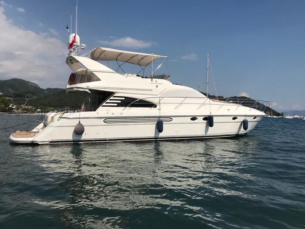 Rent a 18m Fairline Squadron 59 in Göcek - Fotoğraf 2