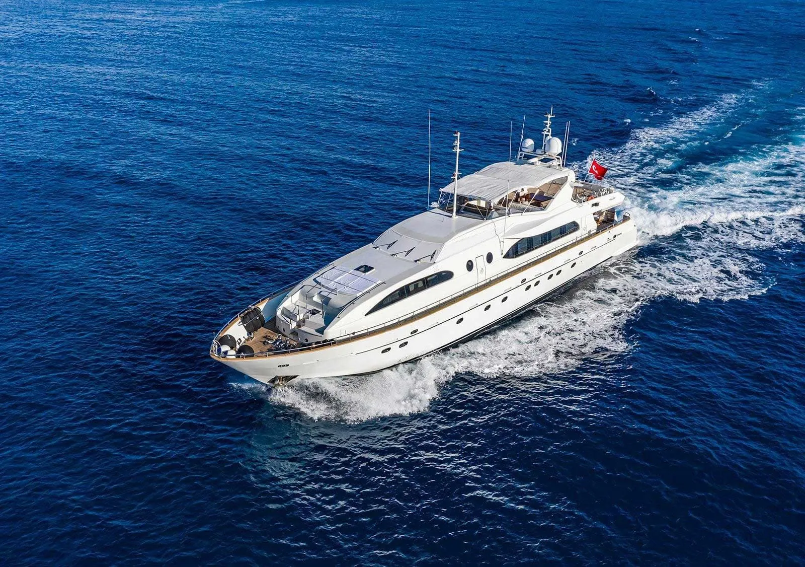 Bodrum 35.5m Kiralık Motoryat Falcon 115 - Fotoğraf 1
