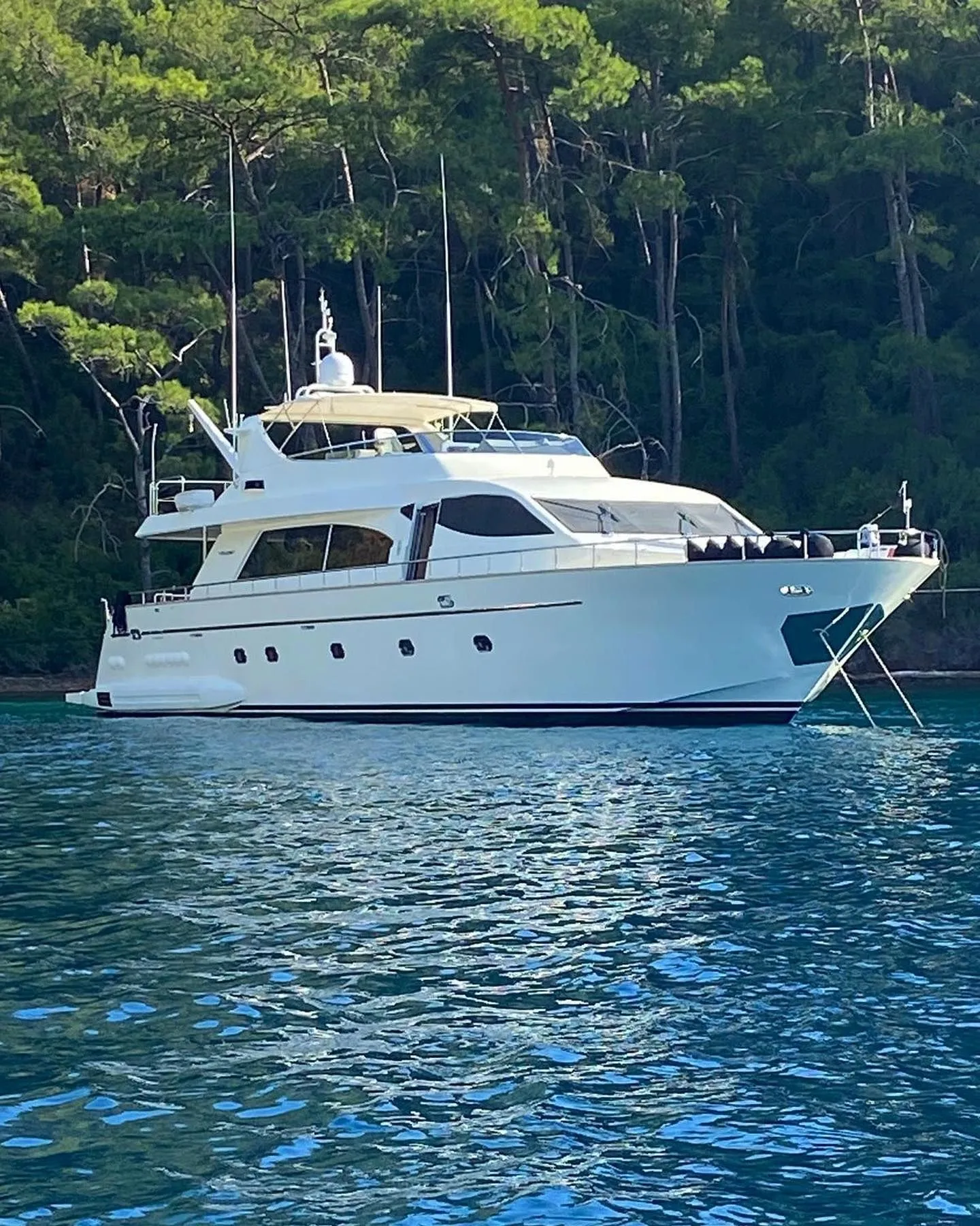 26.4m Göcek 4 Cabin Motor Yacht Hire - Fotoğraf 2