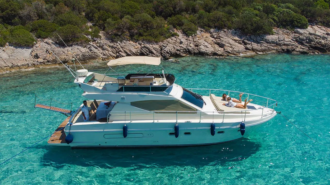 Bodrum 15m Kiralık 2 Kabinli Motoryat - Fotoğraf 4