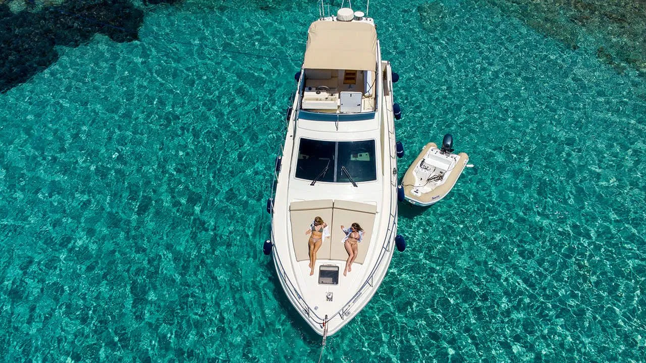 Bodrum 15m Kiralık 2 Kabinli Motoryat - Fotoğraf 3