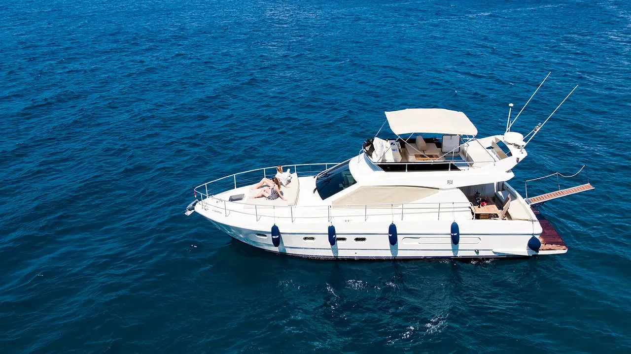 Bodrum 15m Kiralık 2 Kabinli Motoryat - Fotoğraf 5