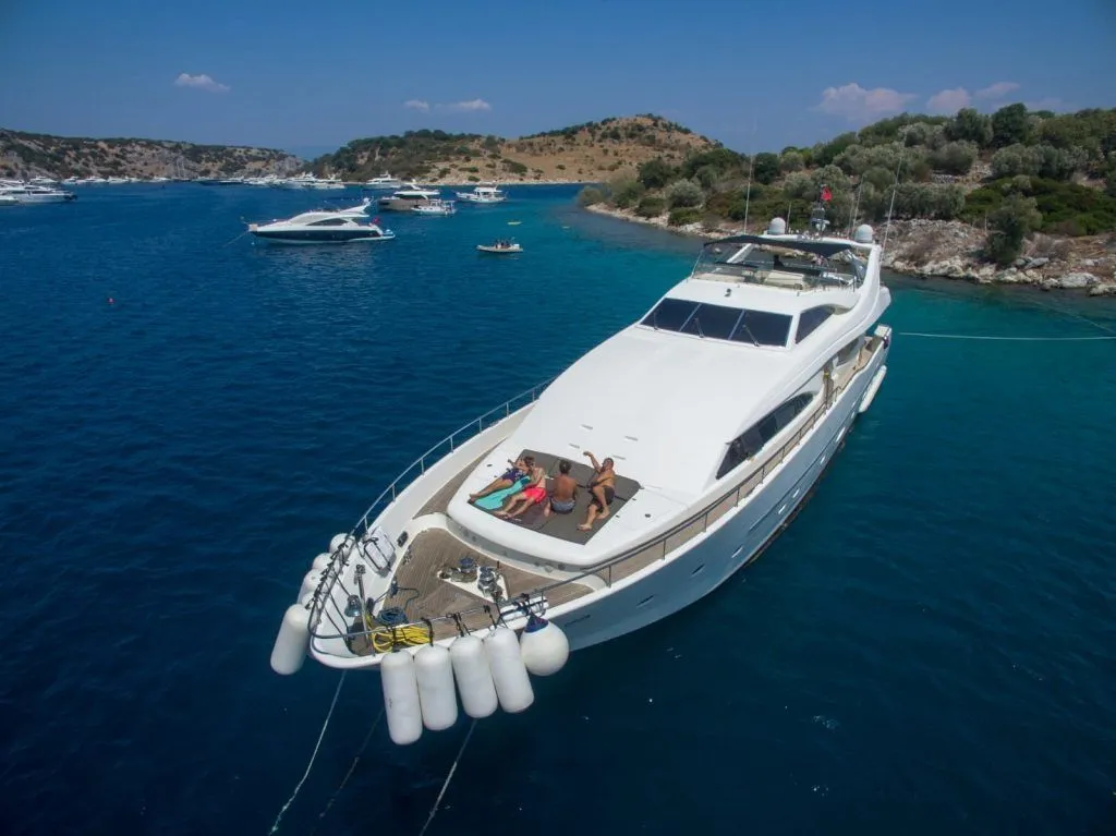 Bodrum 30m Kiralık Ferretti 94 - Fotoğraf 3