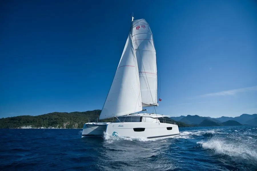 Charter a 12.58m Catamaran in Marmaris - Fotoğraf 1