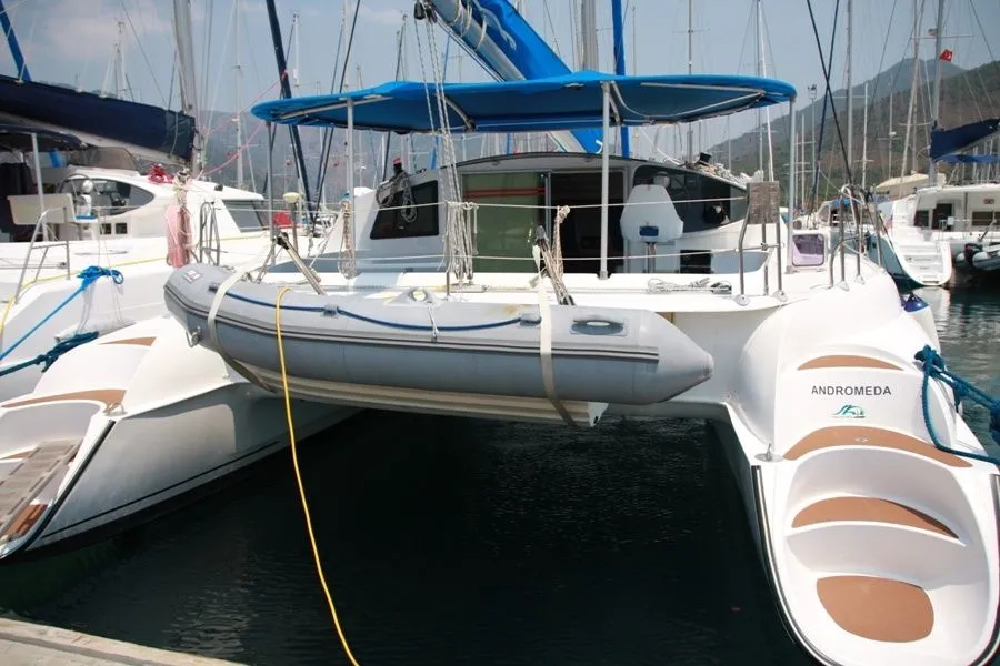 Исследуйте Мармарис на арендованном катамаран Fountaine Pajot Athena 38 длиной 11.6м - Fotoğraf 5