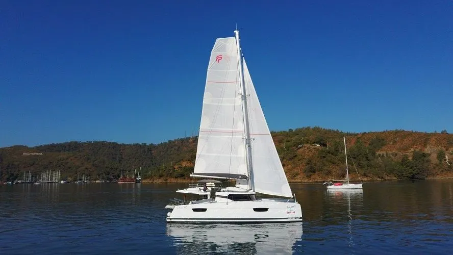 13.45m Fethiye Fountaine Pajot Elba 45 Catamaran Hire - Fotoğraf 1