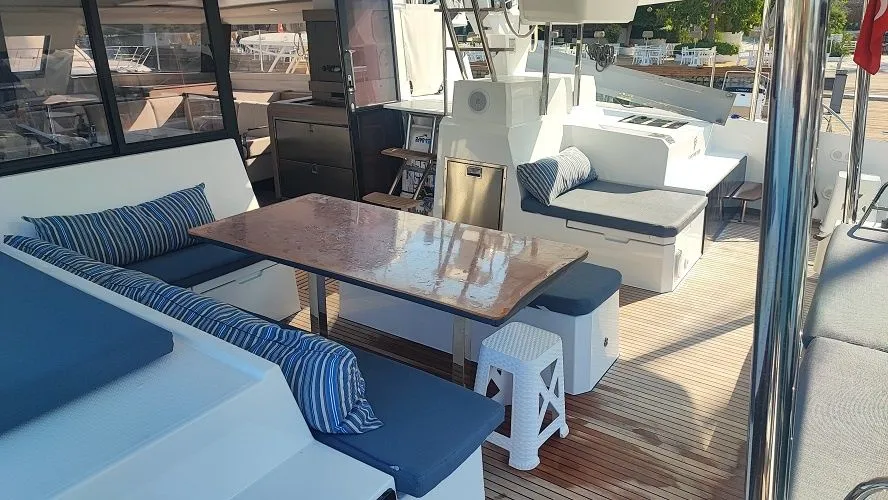 13.45m Fethiye Fountaine Pajot Elba 45 Catamaran Hire - Fotoğraf 5