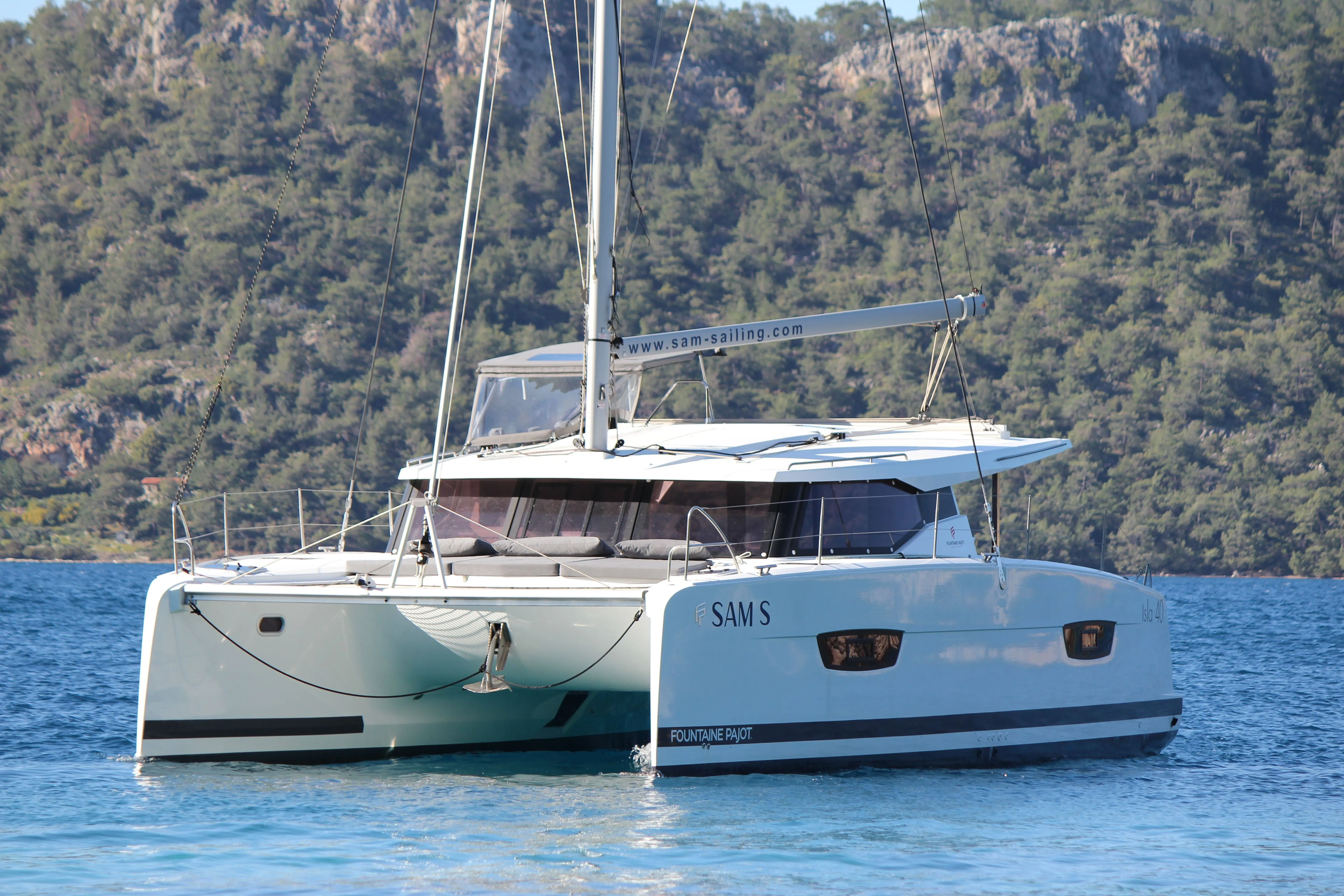 11.93m Orhaniye Fountaine Pajot Isla 40 Hire - Fotoğraf 1