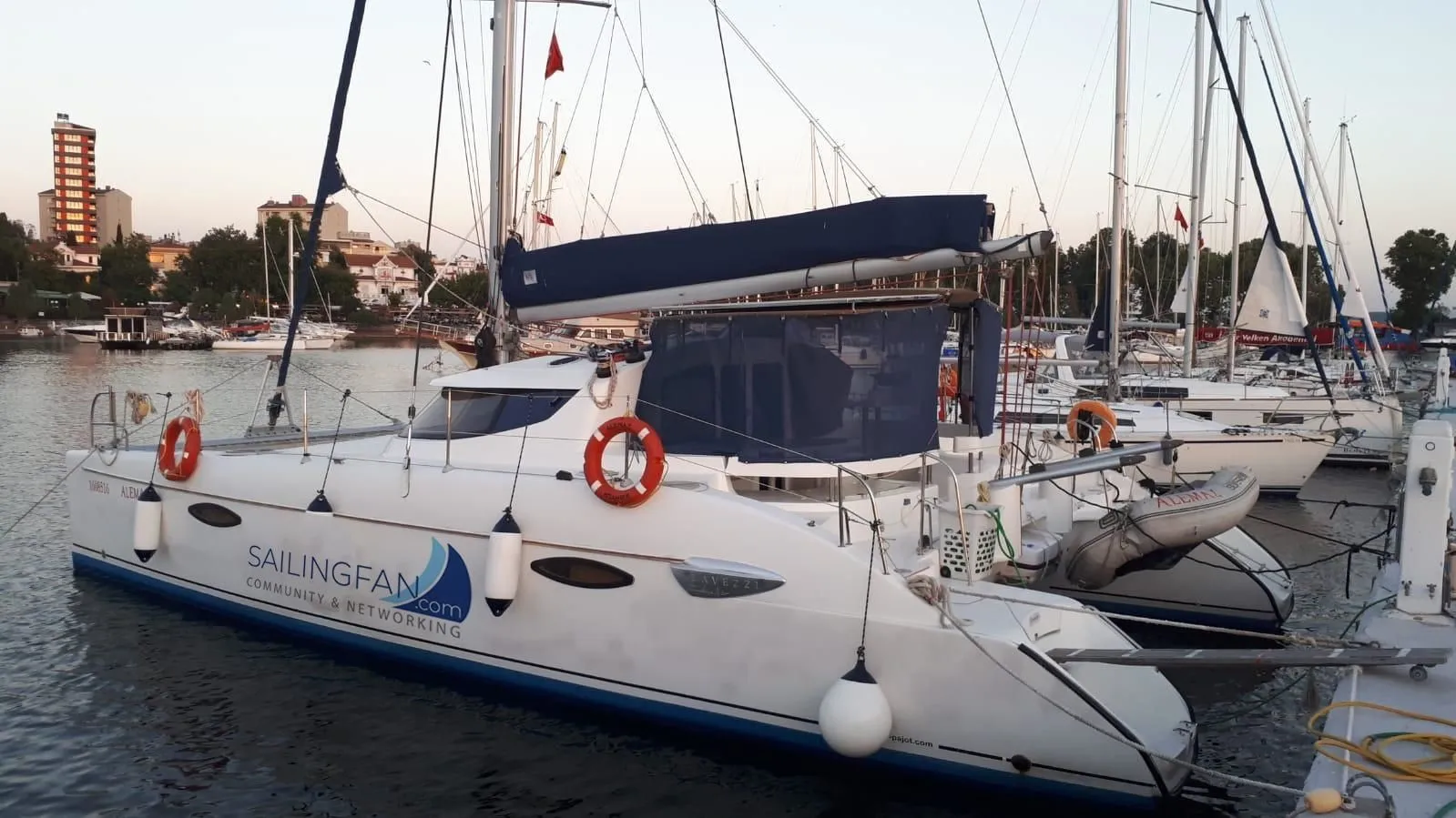 Göcek Kiralık Fountaine Pajot Lavezzi 40 11.9m - Fotoğraf 1