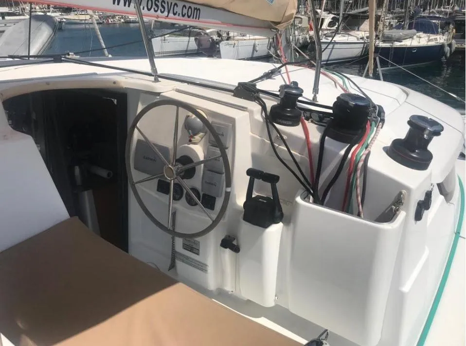 Explore Marmaris on a 11.95m Fountaine Pajot Lipari 41 Catamaran Rental - Fotoğraf 4