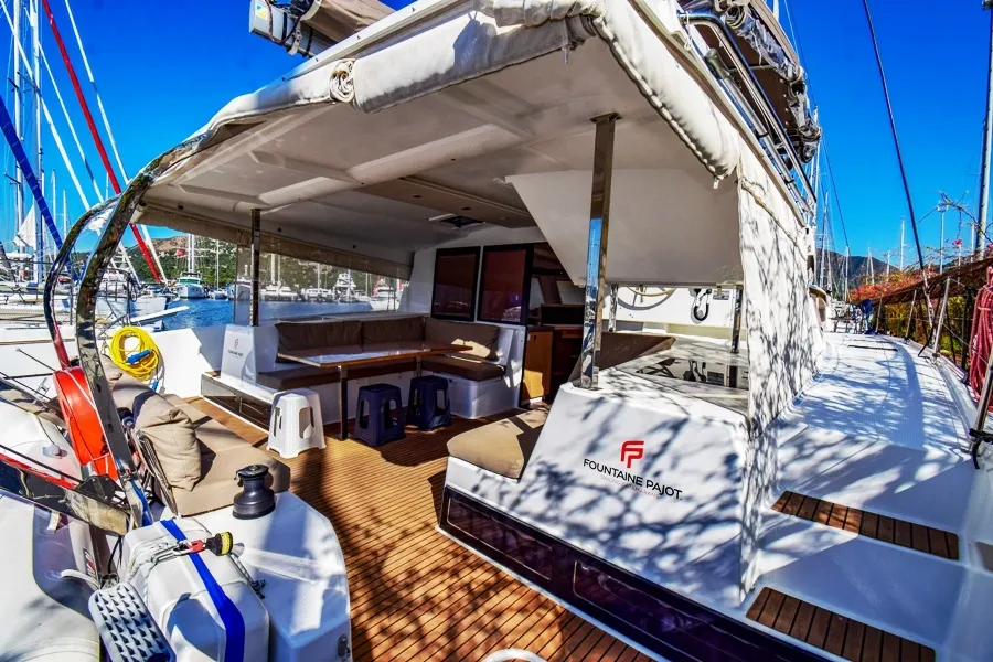 Explore Marmaris on a 11.73m Fountaine Pajot Lucia 40 Catamaran Rental - Fotoğraf 3