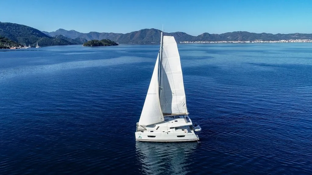 Rent a 11.73m Catamaran Fountaine Pajot Lucia 40 in Marmaris - Fotoğraf 3