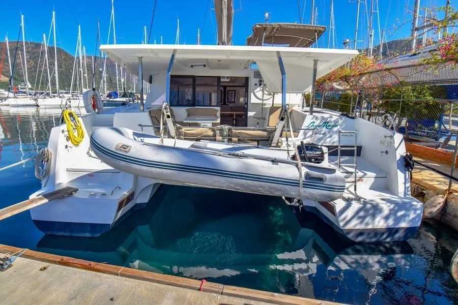 Rent a 11.73m Catamaran Fountaine Pajot Lucia 40 in Marmaris - Fotoğraf 1