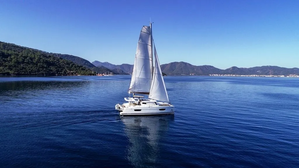 Rent a 11.73m Catamaran Fountaine Pajot Lucia 40 in Marmaris - Fotoğraf 4