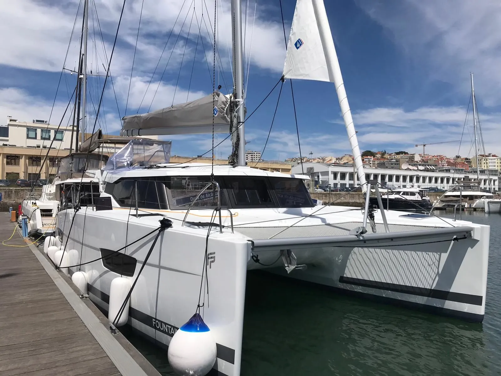 Göcek Kiralık Fountaine Pajot Lucia 40 11.73m  - Fotoğraf 3