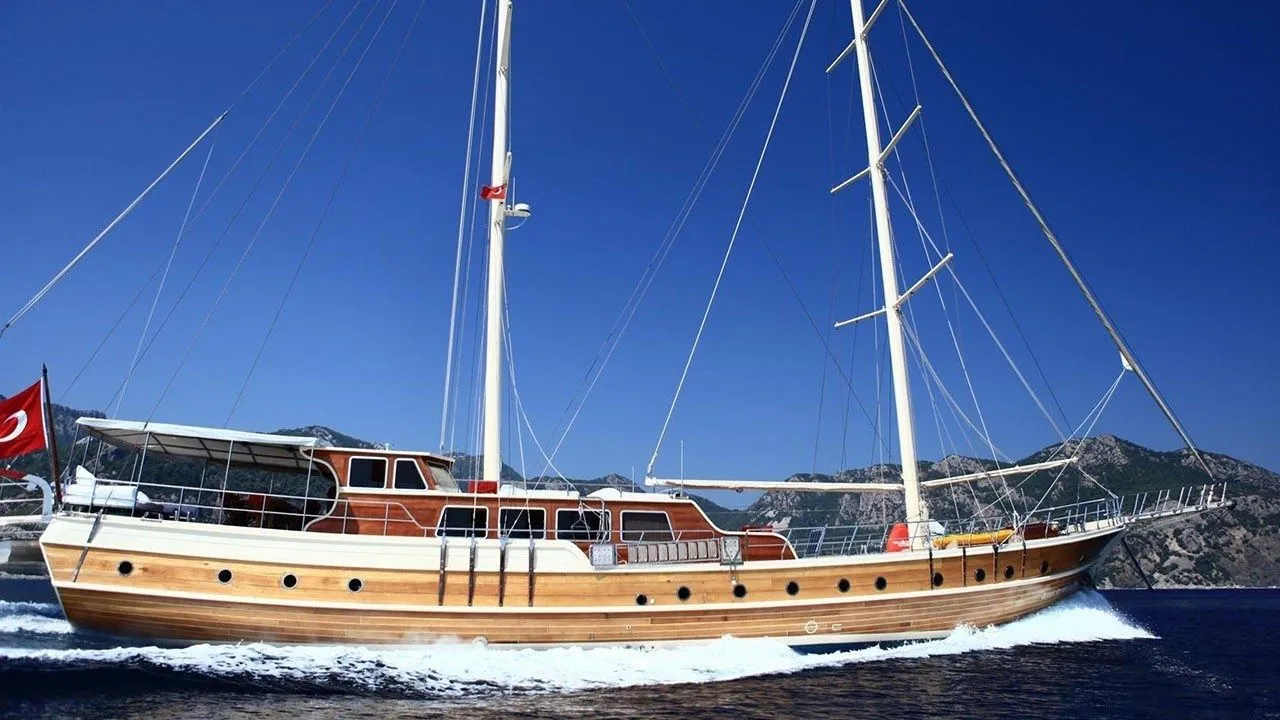 Rent a 32m Gulet 105 Gulet in Marmaris - Fotoğraf 3
