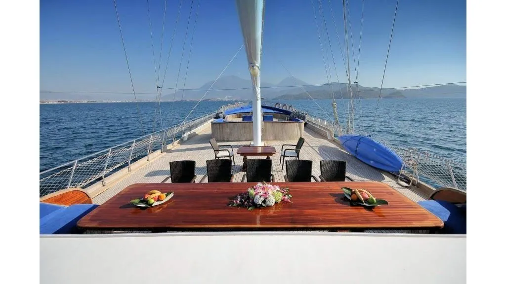 Explore Göcek on a 36m Rental Gulet - Fotoğraf 4