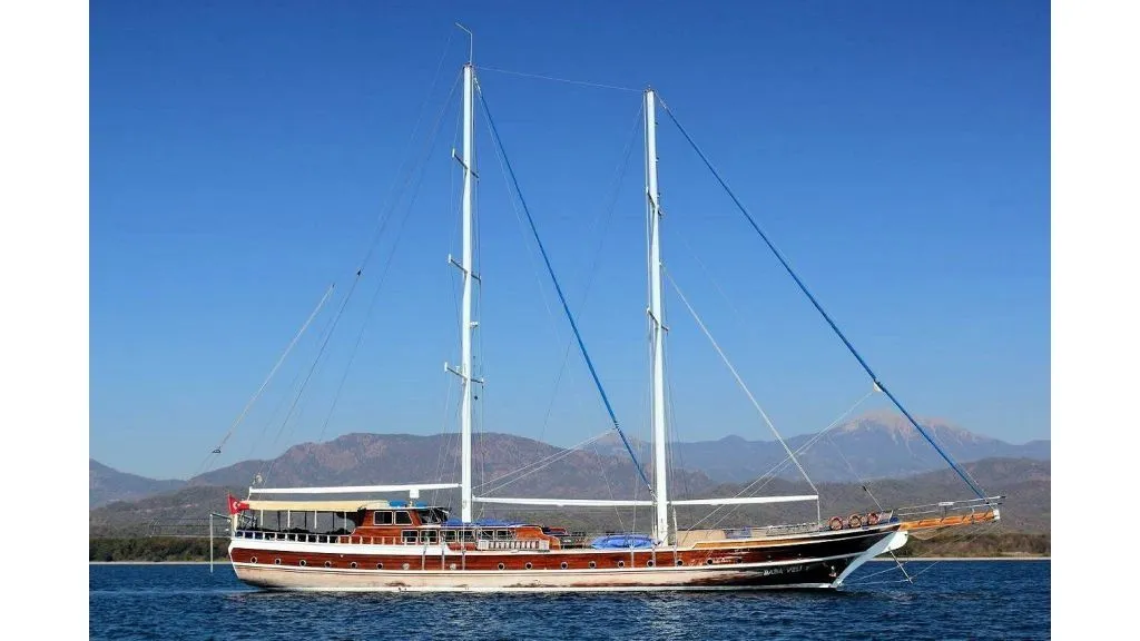 Explore Göcek on a 36m Rental Gulet - Fotoğraf 1
