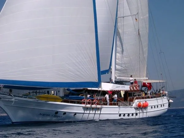 Bodrum Kiralık 41m Tekne - Fotoğraf 3