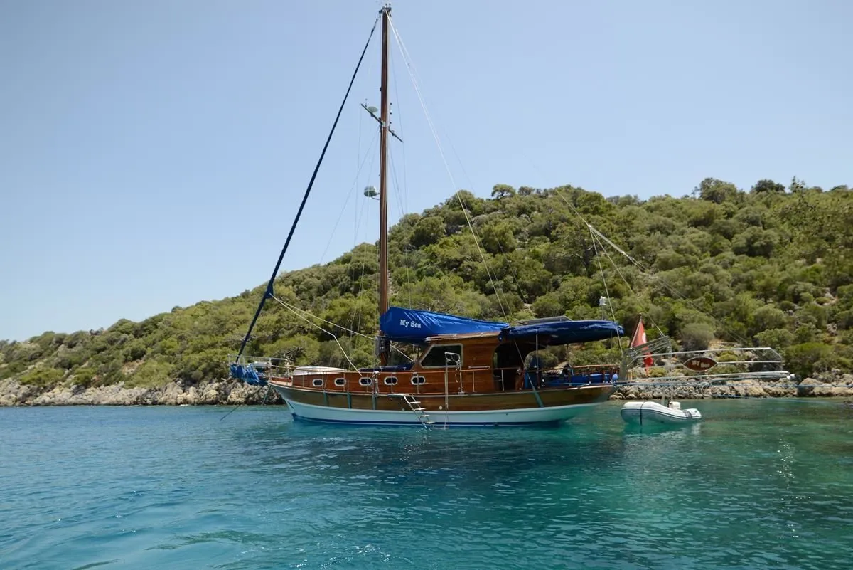 Charter a 14m 2 Cabin Gulet in Fethiye - Fotoğraf 1