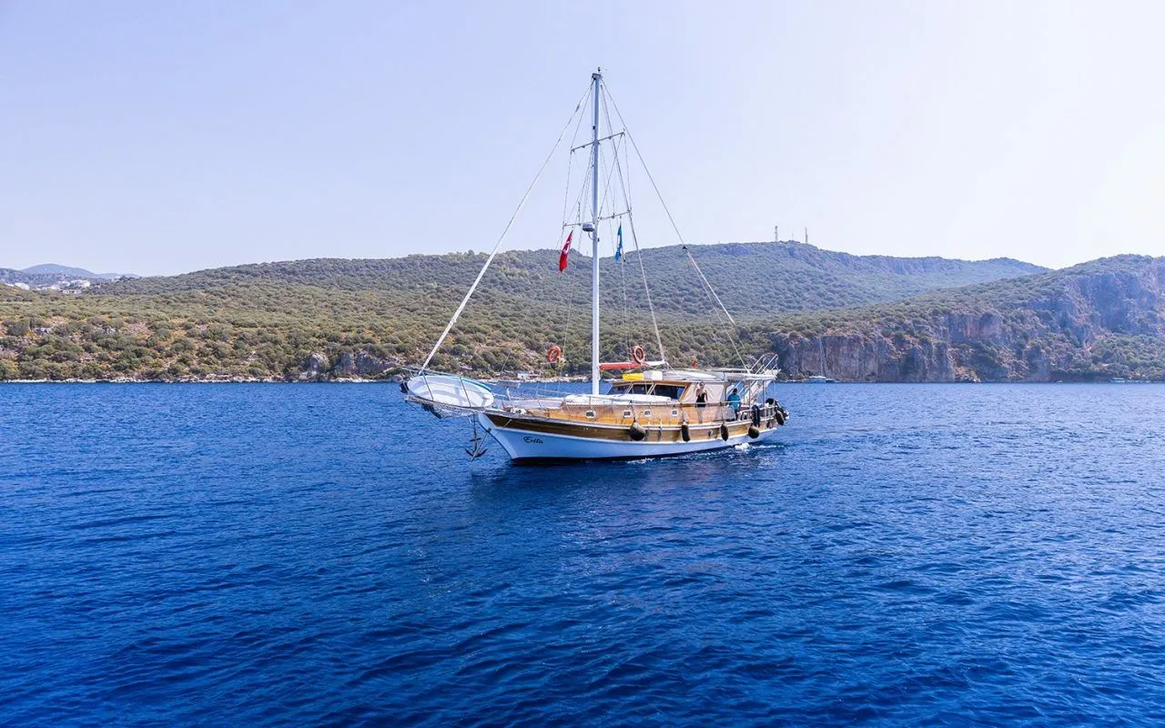 Kaş 16m Kiralık 3 Kabinli Gulet - Fotoğraf 1