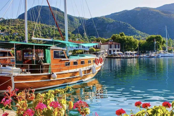 Selimiye 14.75m Kiralık 2 Kabinli Gulet - Fotoğraf 2