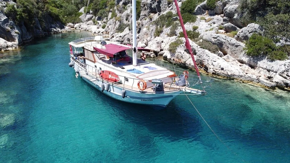 Explore Kaş on a 16m Rental Boat - Fotoğraf 3