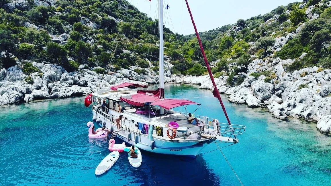Explore Kaş on a 16m Rental Boat - Fotoğraf 1