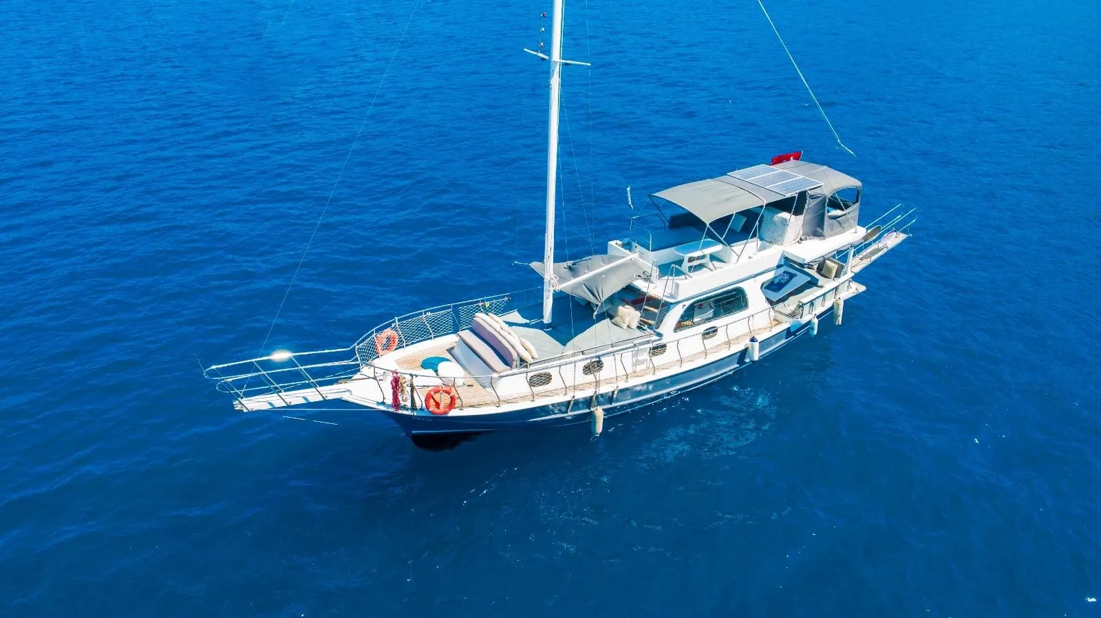 Explore Göcek on a 16.5m Rental Boat - Fotoğraf 1