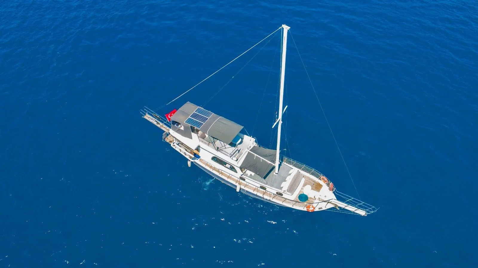 Explore Göcek on a 16.5m Rental Boat - Fotoğraf 2