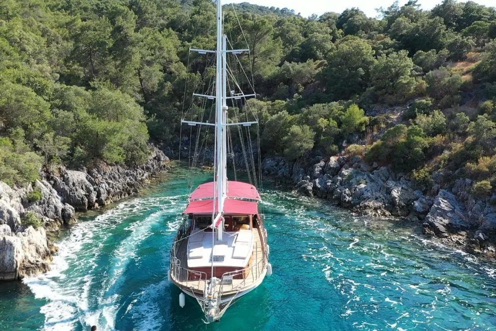 Explore Göcek on a 18m 3 Cabin Gulet Rental - Fotoğraf 5