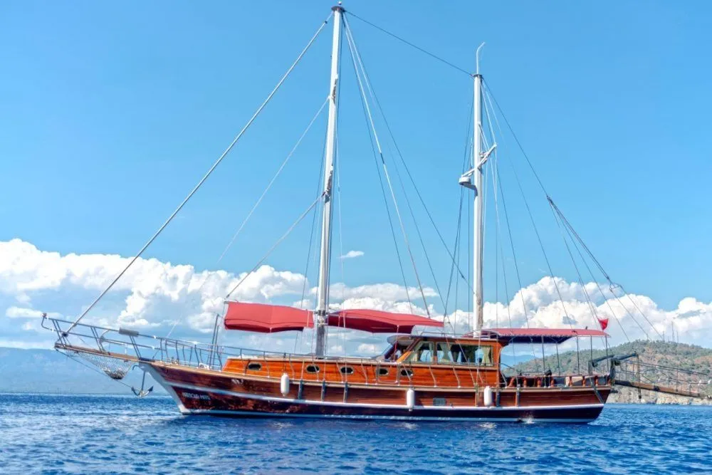 Explore Göcek on a 18m 3 Cabin Gulet Rental - Fotoğraf 2