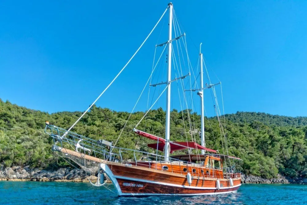 Explore Göcek on a 18m 3 Cabin Gulet Rental - Fotoğraf 3