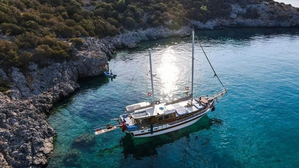 Bodrum Kiralık 4 Kabinli 18.5m Gulet - Fotoğraf 3