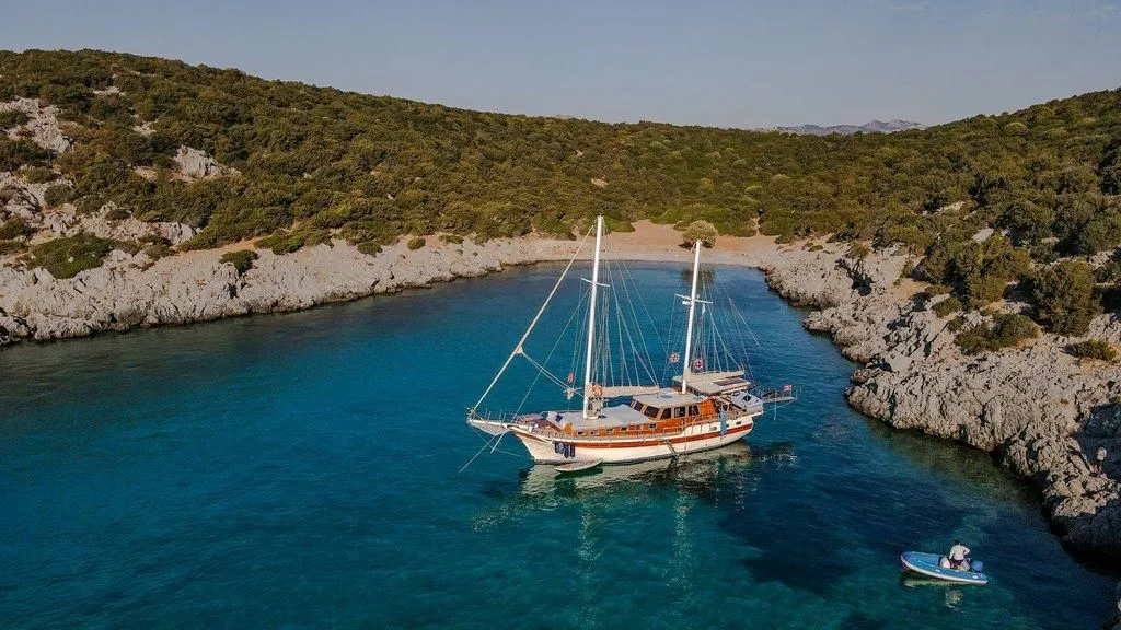 Bodrum Kiralık 4 Kabinli 18.5m Gulet - Fotoğraf 2