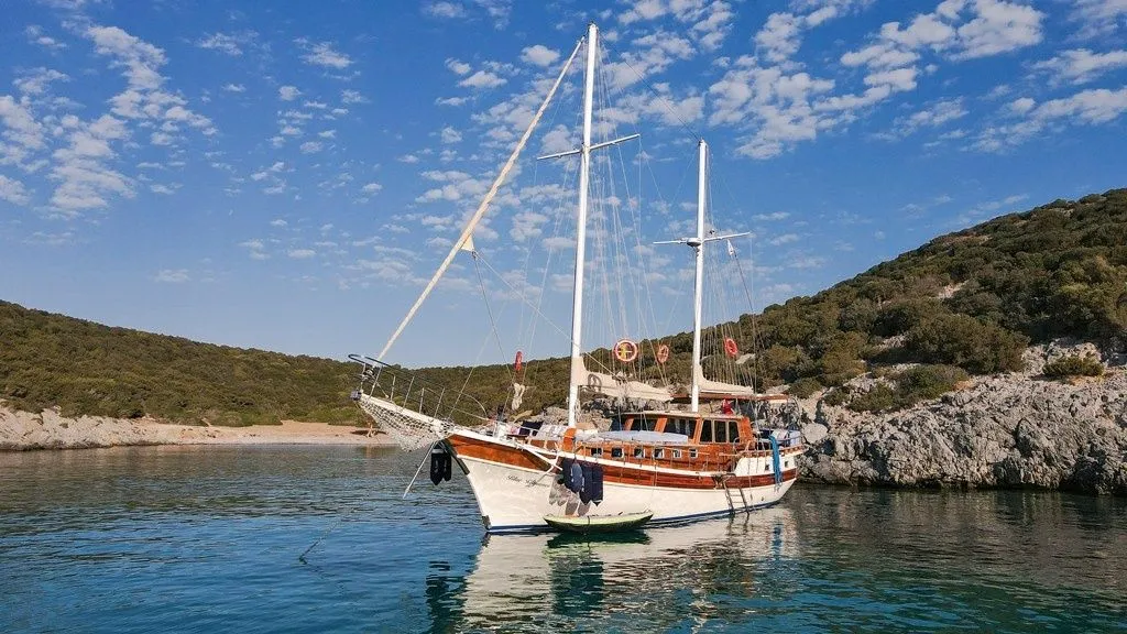 Bodrum Kiralık 4 Kabinli 18.5m Gulet - Fotoğraf 1