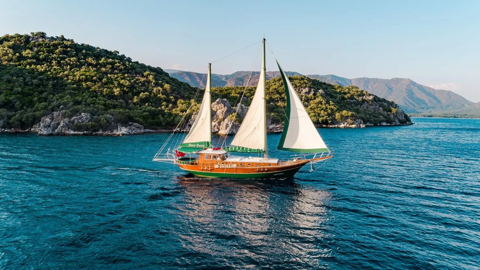 Marmaris’te Lüks Gulet Dora Deniz – 19m, 2024 Yenilenmiş - Fotoğraf 1