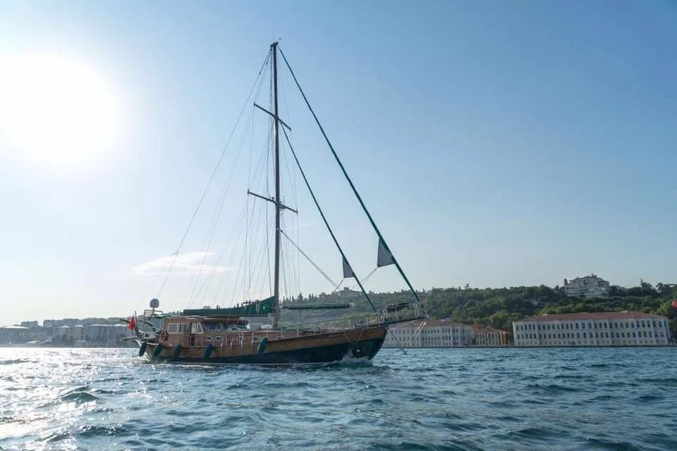 Explore Göcek on a 21m 3 Cabin Gulet Rental - Fotoğraf 1