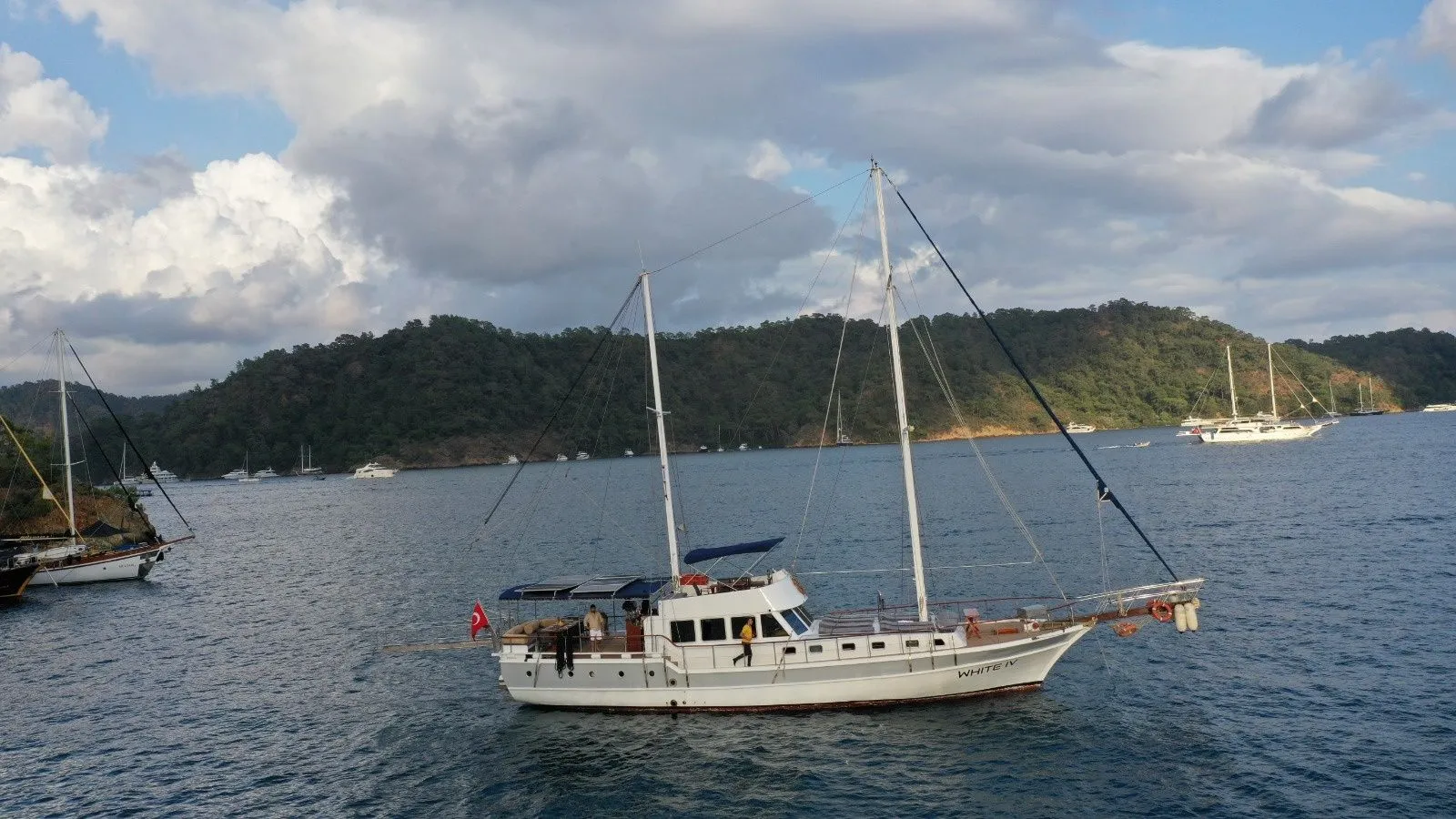 Explore Göcek on a 21m 4 Cabin Gulet Rental - Fotoğraf 1