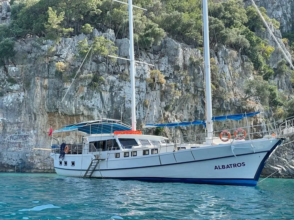 Explore Göcek on a 24m 6 Cabin Gulet Rental - Fotoğraf 1