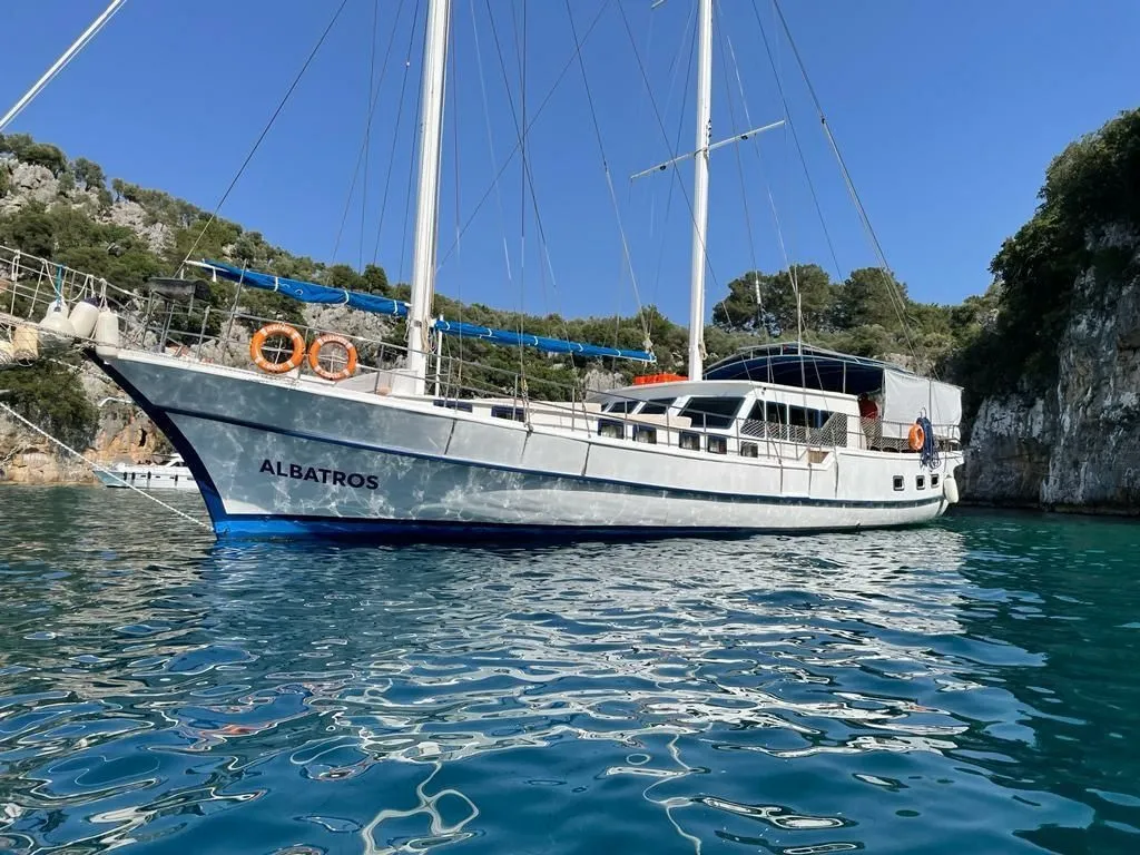 Explore Göcek on a 24m 6 Cabin Gulet Rental - Fotoğraf 3