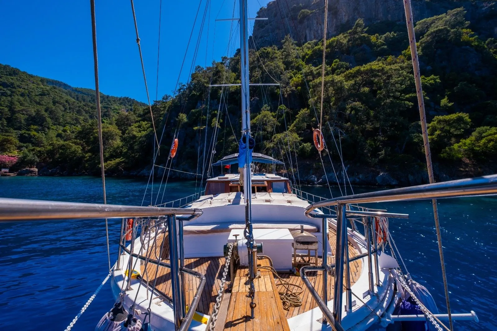 Explore Göcek on a 24m 6 Cabin Gulet Rental - Fotoğraf 5