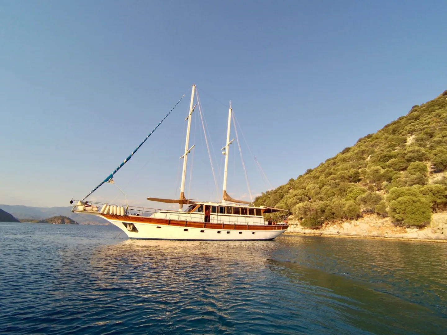 Explore Göcek on a 24m 5 Cabin Gulet Rental - Fotoğraf 3