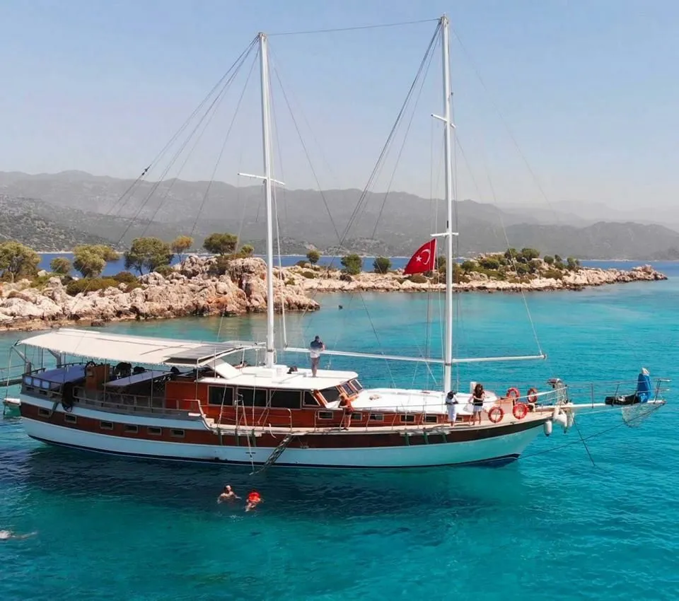 Charter a 25m 8 Cabin Gulet in Fethiye - Fotoğraf 1