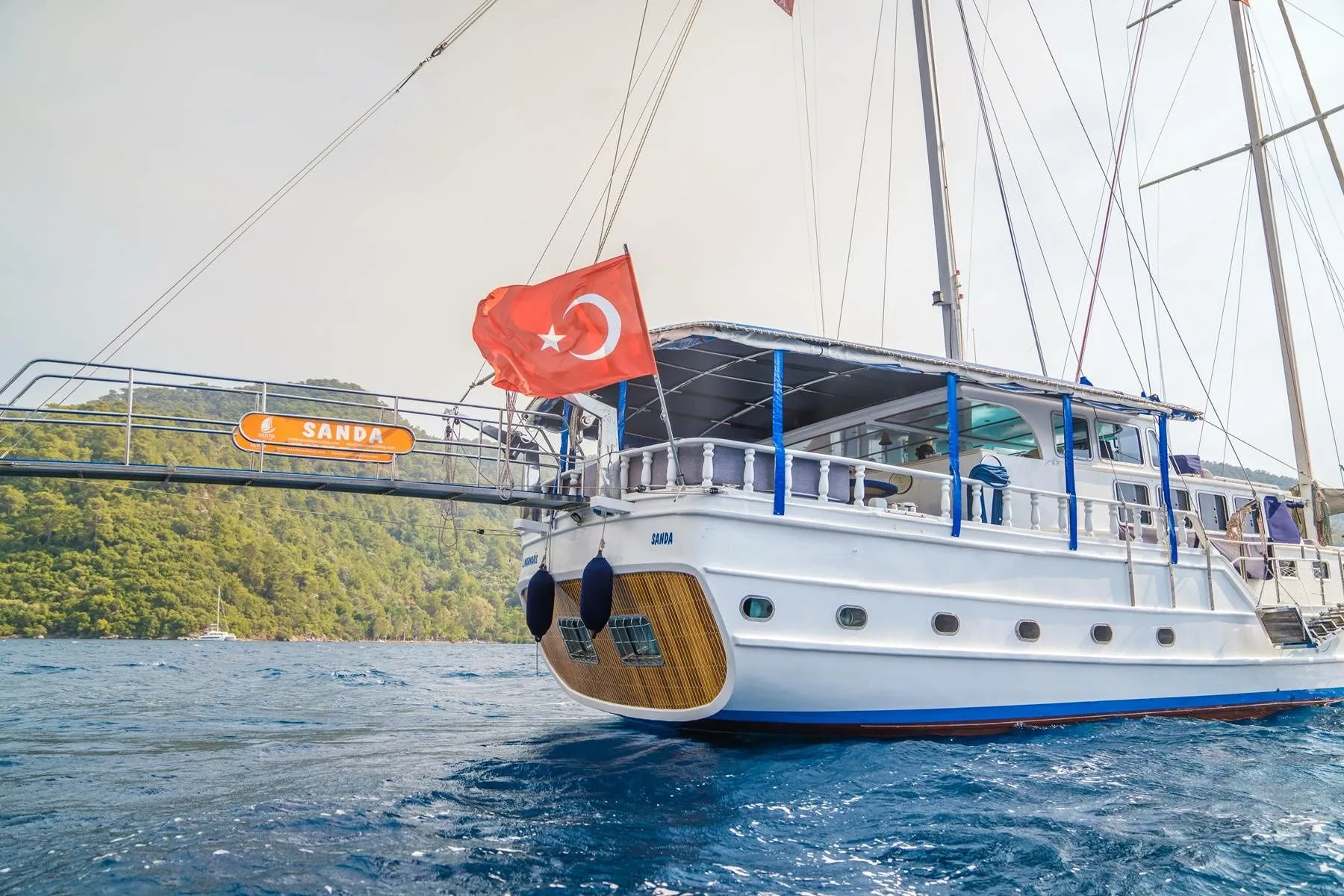 Explore Marmaris on a 25m Rental Gulet Gulet 82 - Fotoğraf 4